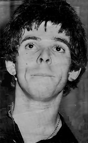 Jean Jaques Burnel ready to pounce (DC Collection)