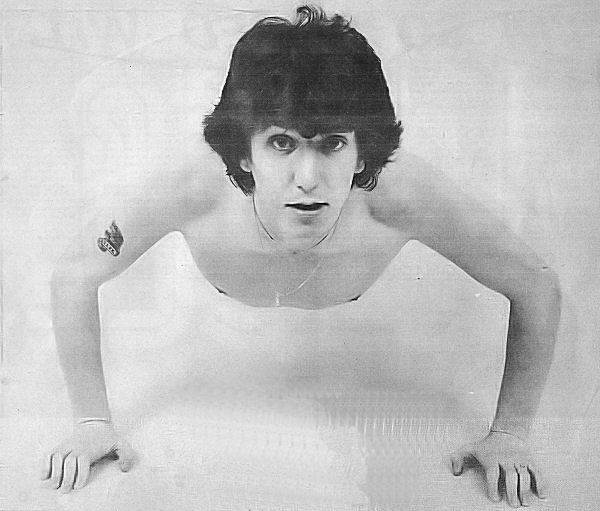 Steve Jones working out 1979 (Chalkie Davis) - DC Archives