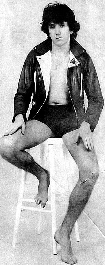 Steve Jones on the pull March 1979 (Chalkie Davis) - DC Archives