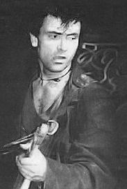Hugh Cornwell hangs to the left (DC Collection)