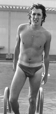 Steve Jones in LA 1978 new conquests on the horizon (Brad Elterman)